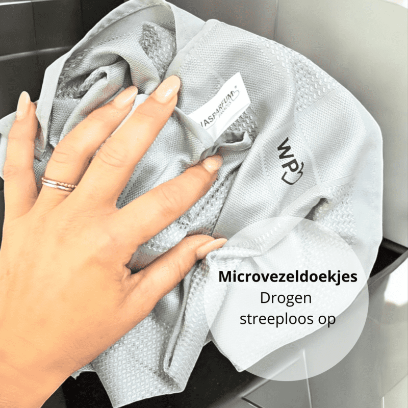 tv schoonmaken met microvezeldoekjes
